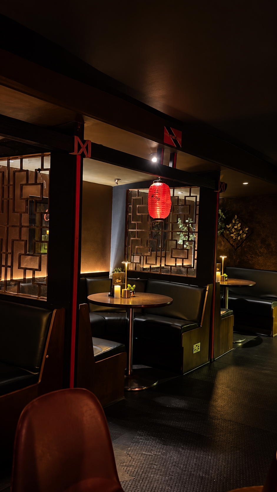 The Ronin Room before midnight